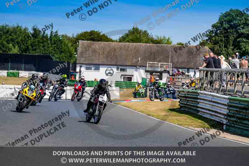 Vintage motorcycle club;eventdigitalimages;mallory park;mallory park trackday photographs;no limits trackdays;peter wileman photography;trackday digital images;trackday photos;vmcc festival 1000 bikes photographs